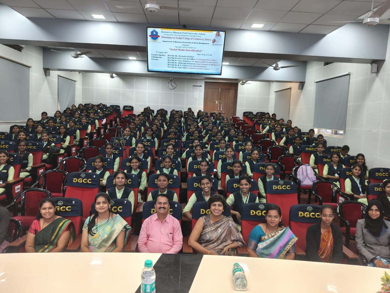 सोशल मीडिया – मित्र की शत्रू? साताऱ्यात ‘डिटॉक्सिफिकेशन’ विषयावर प्रभावी व्याख्यान.